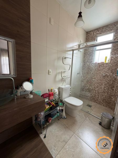 Casa com 3 quartos, 4 banheiros e 282m² à venda no bairro Areal, Pelotas