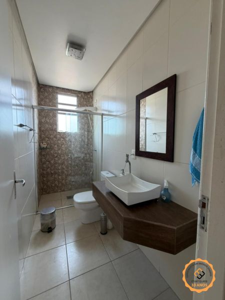 Casa com 3 quartos, 4 banheiros e 282m² à venda no bairro Areal, Pelotas
