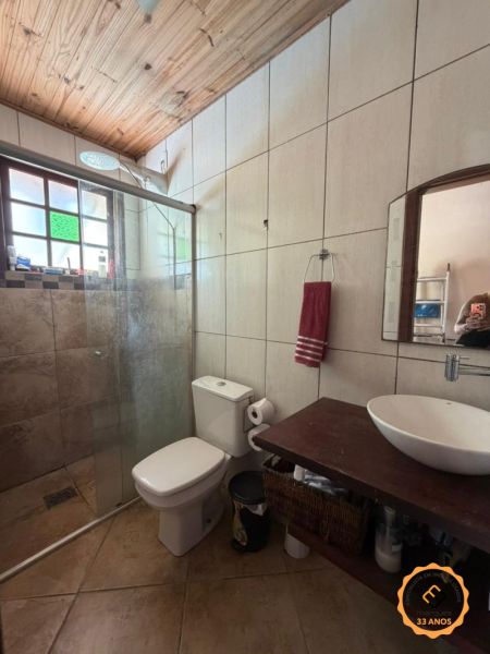 Casa com 3 quartos, 4 banheiros e 282m² à venda no bairro Areal, Pelotas