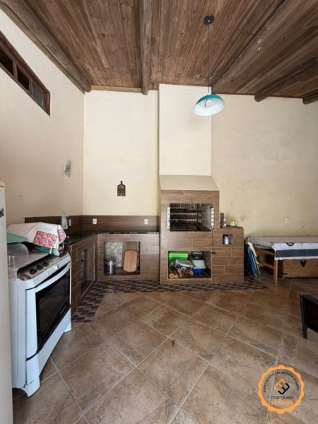 Casa com 3 quartos, 4 banheiros e 282m² à venda no bairro Areal, Pelotas