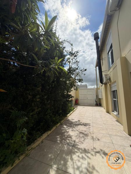 Casa com 3 quartos, 4 banheiros e 282m² à venda no bairro Areal, Pelotas