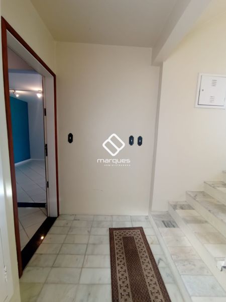 Apartamento com 3 quartos, 2 banheiros e 140m² à venda no bairro Três Vendas, Pelotas
