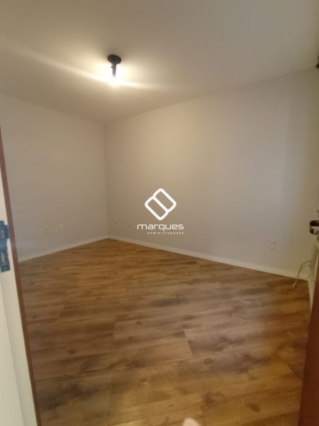 Apartamento com 3 quartos, 2 banheiros e 140m² à venda no bairro Três Vendas, Pelotas