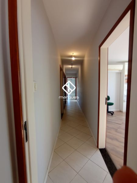 Apartamento com 3 quartos, 2 banheiros e 140m² à venda no bairro Três Vendas, Pelotas