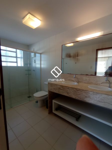 Apartamento com 3 quartos, 2 banheiros e 140m² à venda no bairro Três Vendas, Pelotas