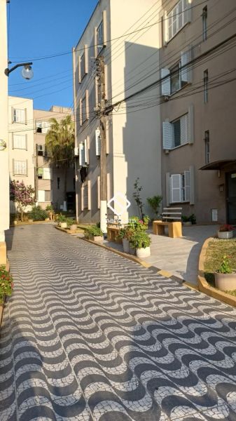 Apartamento com 3 quartos, 1 banheiro e 65m² à venda no bairro Centro, Pelotas