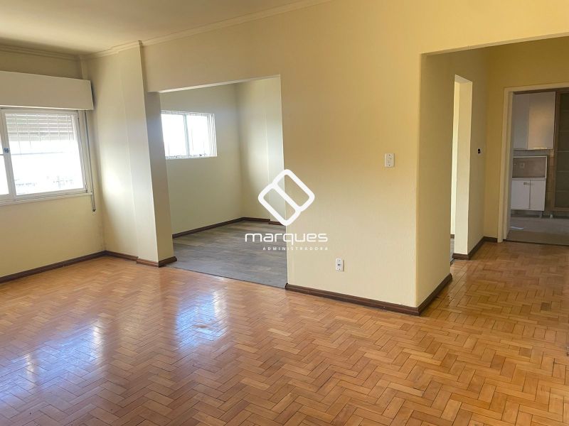 Apartamento com 3 quartos, 2 banheiros e 165m² à venda no bairro Centro, Pelotas