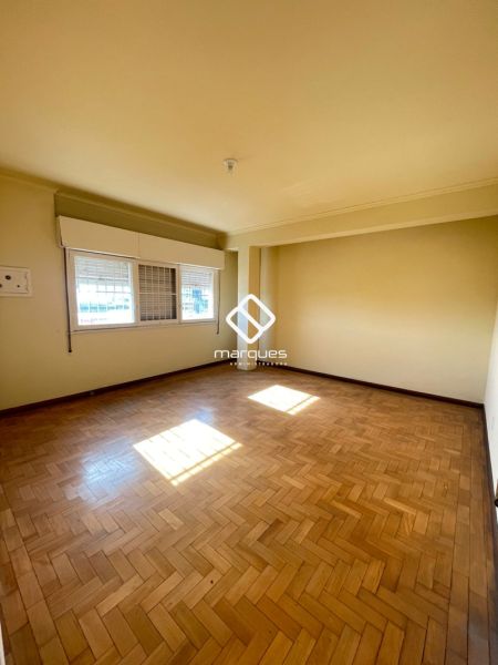 Apartamento com 3 quartos, 2 banheiros e 165m² à venda no bairro Centro, Pelotas