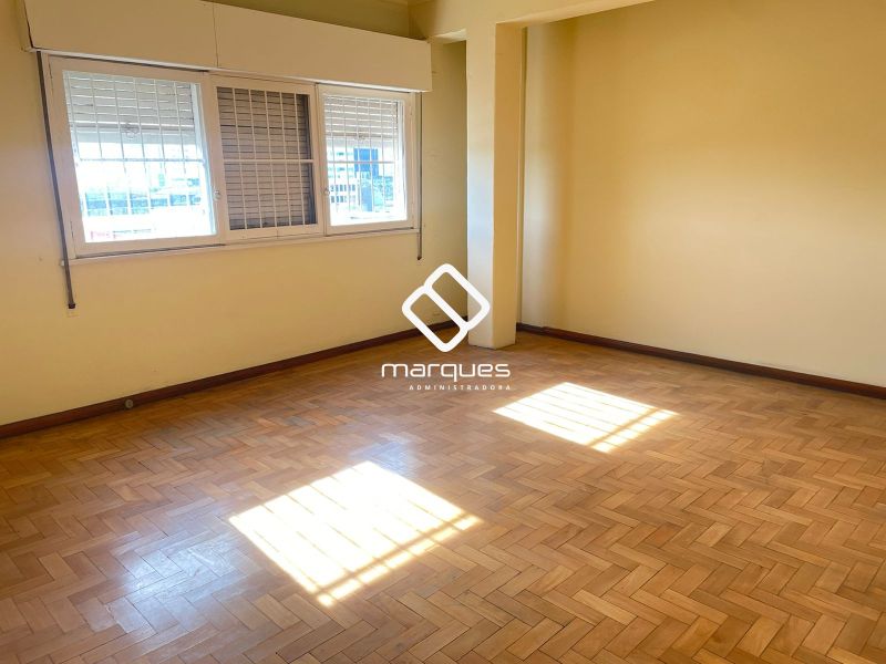 Apartamento com 3 quartos, 2 banheiros e 165m² à venda no bairro Centro, Pelotas