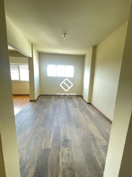 Apartamento com 3 quartos, 2 banheiros e 165m² à venda no bairro Centro, Pelotas