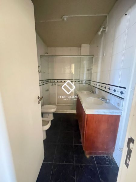 Apartamento com 3 quartos, 2 banheiros e 165m² à venda no bairro Centro, Pelotas