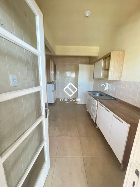 Apartamento com 3 quartos, 2 banheiros e 165m² à venda no bairro Centro, Pelotas