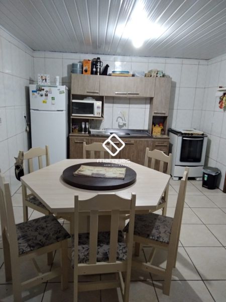 Sobrado com 3 quartos, 1 banheiro e 67m² à venda no bairro Fragata, Pelotas