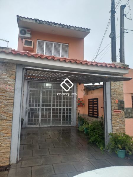 Sobrado com 2 quartos, 2 banheiros e 160m² à venda no bairro Fragata, Pelotas