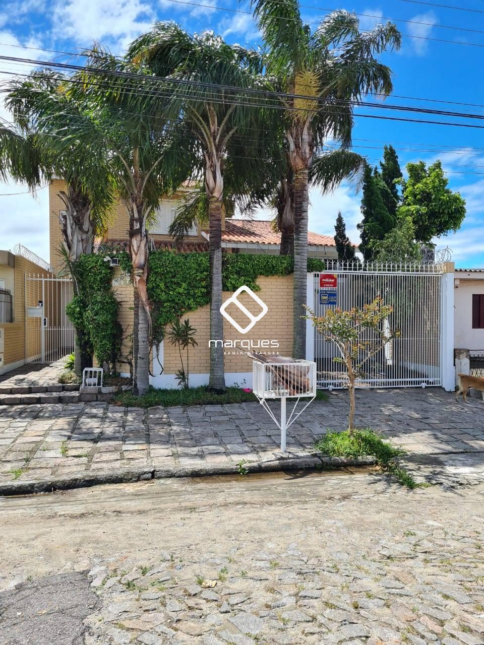 Sobrado com 3 quartos, 2 banheiros e 225m² à venda no bairro Três Vendas, Pelotas