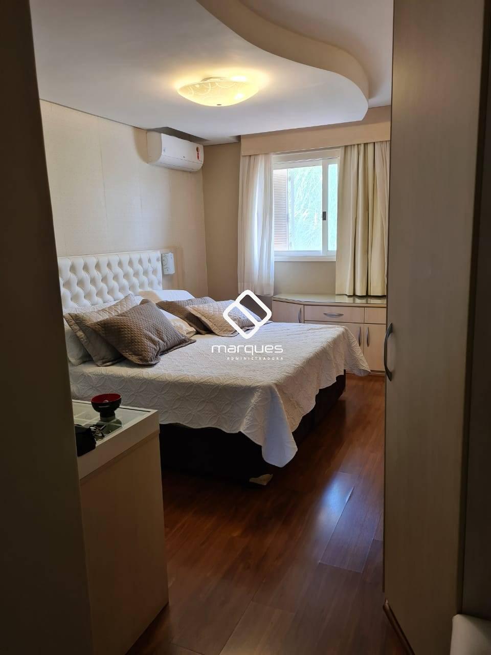 Sobrado com 3 quartos, 2 banheiros e 225m² à venda no bairro Três Vendas, Pelotas