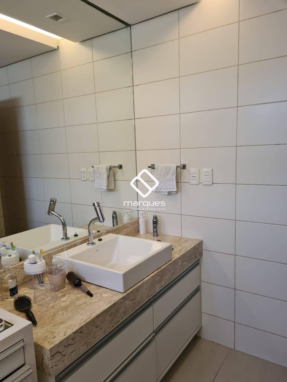 Sobrado com 3 quartos, 2 banheiros e 225m² à venda no bairro Três Vendas, Pelotas