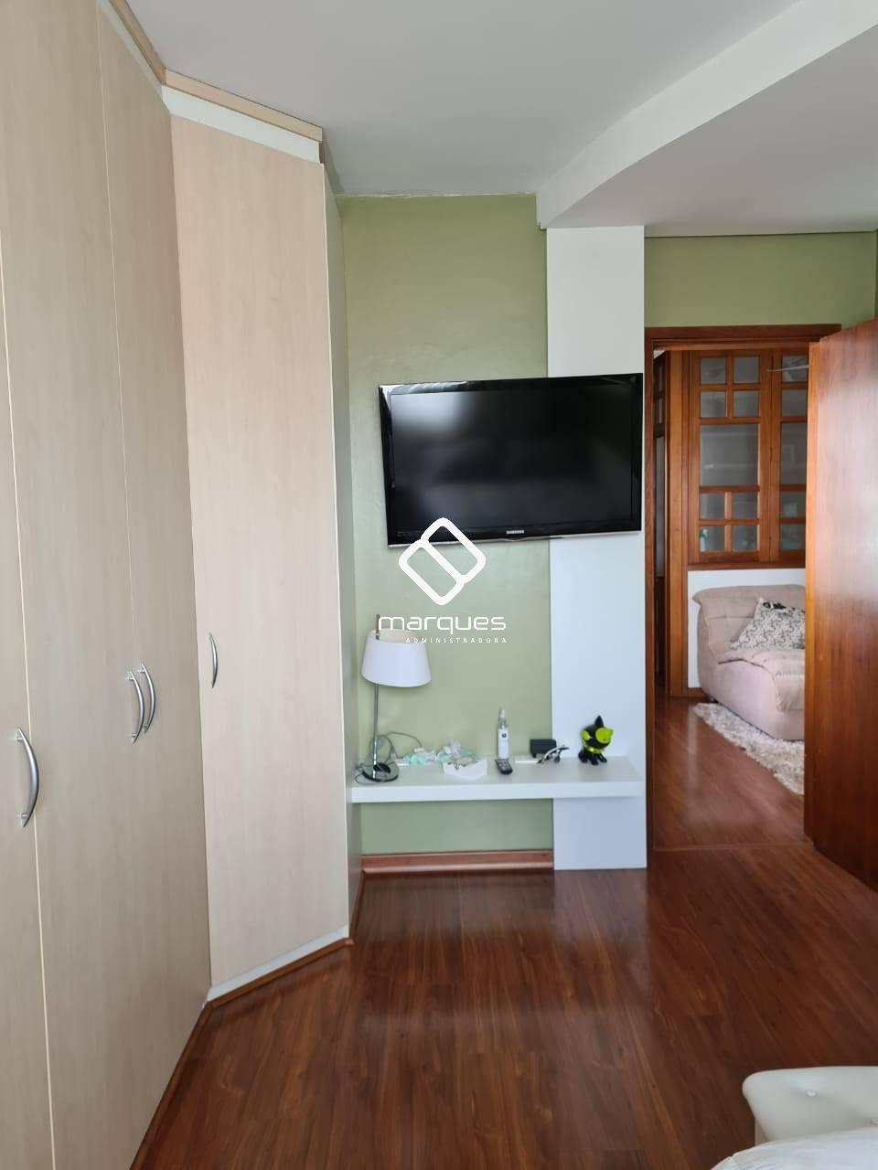 Sobrado com 3 quartos, 2 banheiros e 225m² à venda no bairro Três Vendas, Pelotas