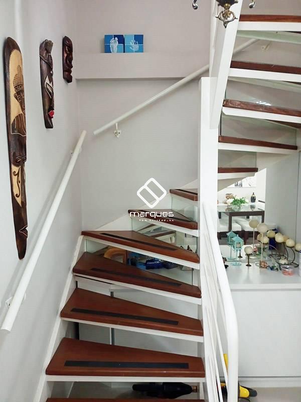 Sobrado com 3 quartos, 2 banheiros e 81m² à venda no bairro Areal, Pelotas