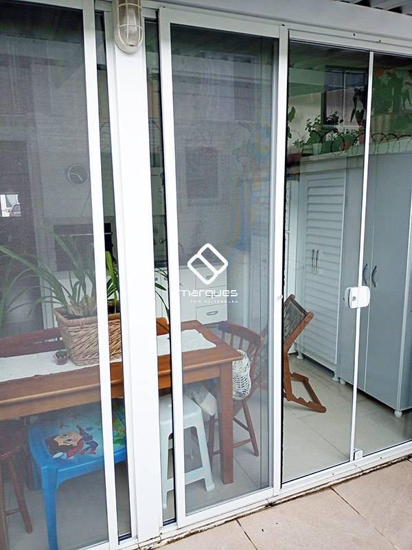 Sobrado com 3 quartos, 2 banheiros e 81m² à venda no bairro Areal, Pelotas