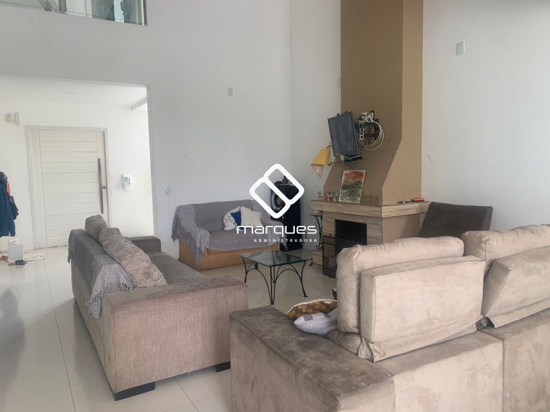 Casa com 5 quartos, 3 banheiros e 316m² à venda no bairro São Gonçalo, Pelotas