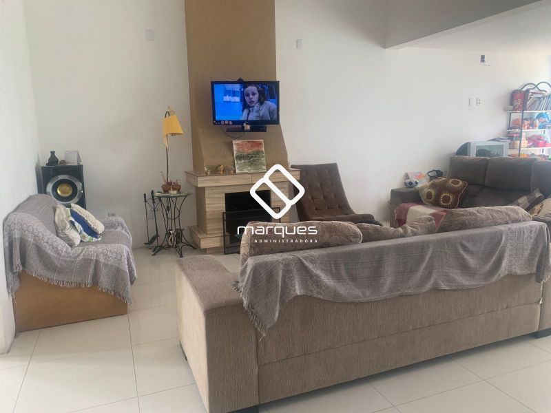Casa com 5 quartos, 3 banheiros e 316m² à venda no bairro São Gonçalo, Pelotas