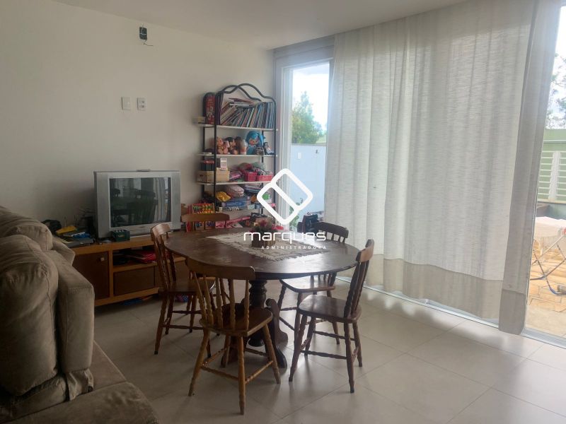 Casa com 5 quartos, 3 banheiros e 316m² à venda no bairro São Gonçalo, Pelotas
