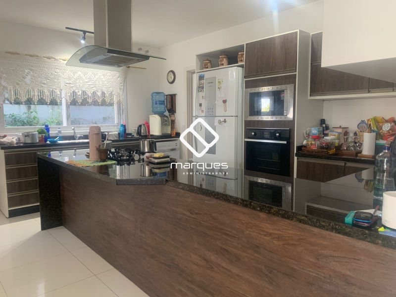 Casa com 5 quartos, 3 banheiros e 316m² à venda no bairro São Gonçalo, Pelotas