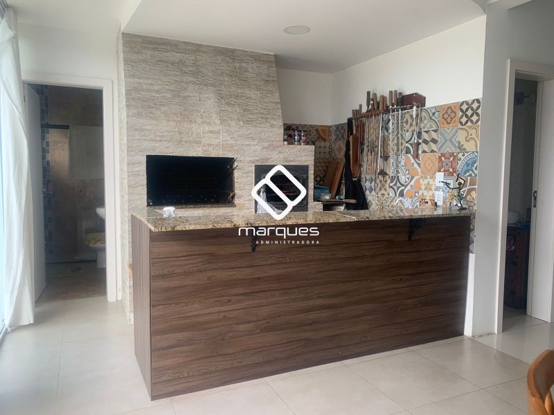 Casa com 5 quartos, 3 banheiros e 316m² à venda no bairro São Gonçalo, Pelotas