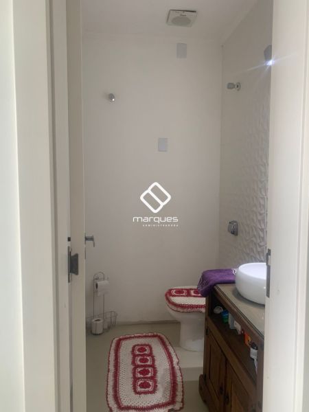 Casa com 5 quartos, 3 banheiros e 316m² à venda no bairro São Gonçalo, Pelotas