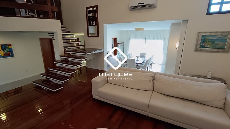 Casa com 3 quartos, 2 banheiros e 305m² à venda no bairro Três Vendas, Pelotas