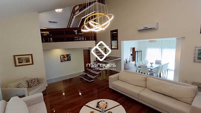 Casa com 3 quartos, 2 banheiros e 305m² à venda no bairro Três Vendas, Pelotas