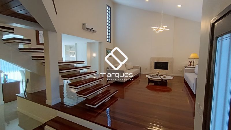 Casa com 3 quartos, 2 banheiros e 305m² à venda no bairro Três Vendas, Pelotas