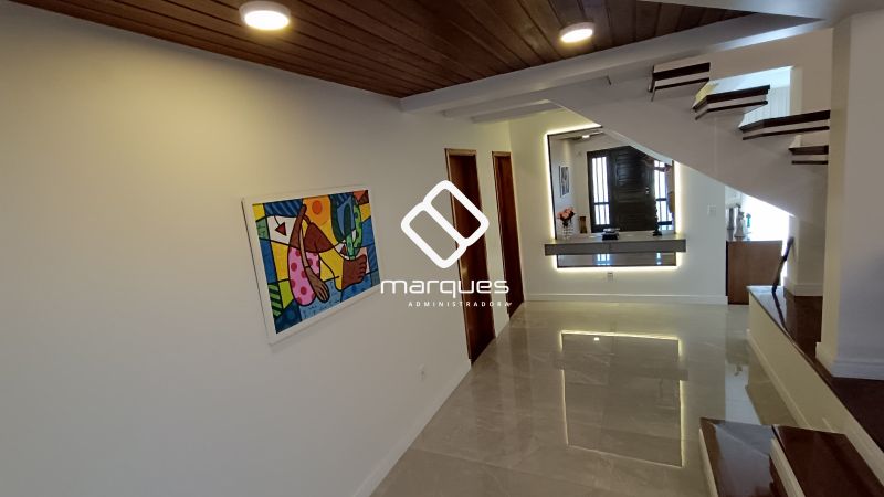 Casa com 3 quartos, 2 banheiros e 305m² à venda no bairro Três Vendas, Pelotas
