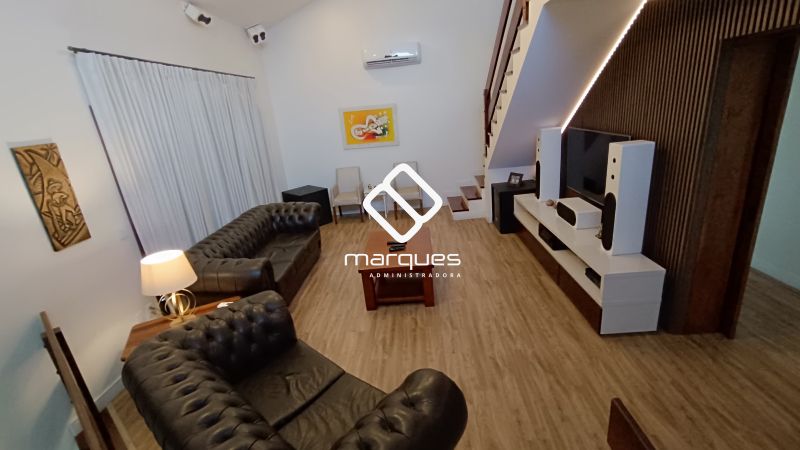 Casa com 3 quartos, 2 banheiros e 305m² à venda no bairro Três Vendas, Pelotas