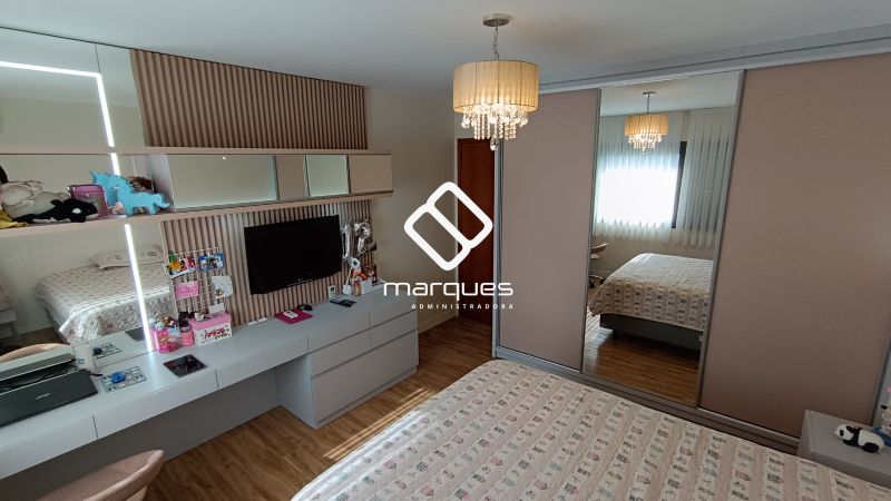 Casa com 3 quartos, 2 banheiros e 305m² à venda no bairro Três Vendas, Pelotas