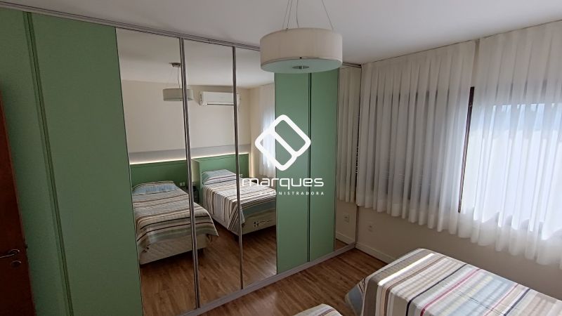 Casa com 3 quartos, 2 banheiros e 305m² à venda no bairro Três Vendas, Pelotas
