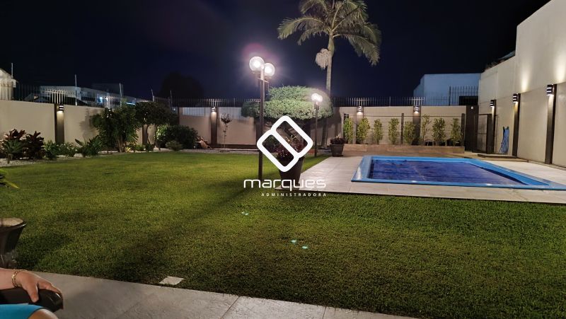Casa com 3 quartos, 2 banheiros e 305m² à venda no bairro Três Vendas, Pelotas
