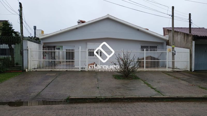 Casa com 3 quartos, 3 banheiros e 180m² à venda no bairro Areal, Pelotas