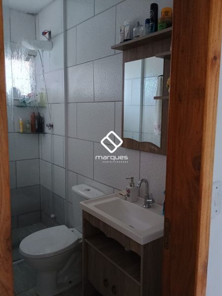 Casa com 3 quartos, 3 banheiros e 180m² à venda no bairro Areal, Pelotas