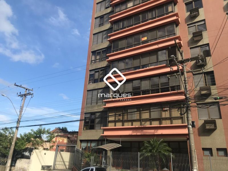 Apartamento com 3 quartos, 2 banheiros e 330m² à venda no bairro Centro, Pelotas