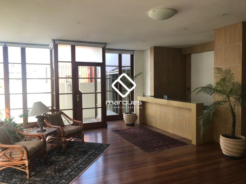 Apartamento com 3 quartos, 2 banheiros e 330m² à venda no bairro Centro, Pelotas