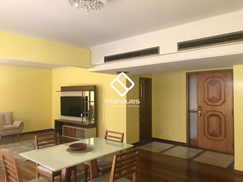 Apartamento com 3 quartos, 2 banheiros e 330m² à venda no bairro Centro, Pelotas