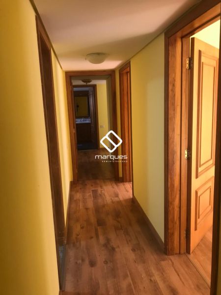 Apartamento com 3 quartos, 2 banheiros e 330m² à venda no bairro Centro, Pelotas