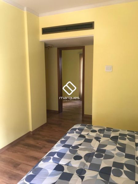Apartamento com 3 quartos, 2 banheiros e 330m² à venda no bairro Centro, Pelotas