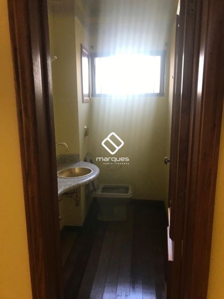 Apartamento com 3 quartos, 2 banheiros e 330m² à venda no bairro Centro, Pelotas