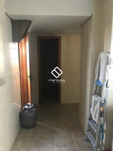 Apartamento com 3 quartos, 2 banheiros e 330m² à venda no bairro Centro, Pelotas