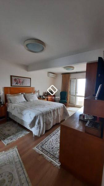 Cobertura com 3 quartos, 3 banheiros e 250m² à venda no bairro Centro, Pelotas