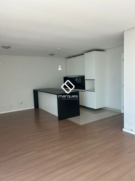 Apartamento com 1 quarto, 1 banheiro e 62m² à venda no bairro Centro, Pelotas