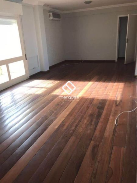 Apartamento com 3 quartos, 2 banheiros e 150m² à venda no bairro Centro, Pelotas
